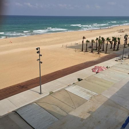 完美海景住宿 巴特亚姆 外观 照片