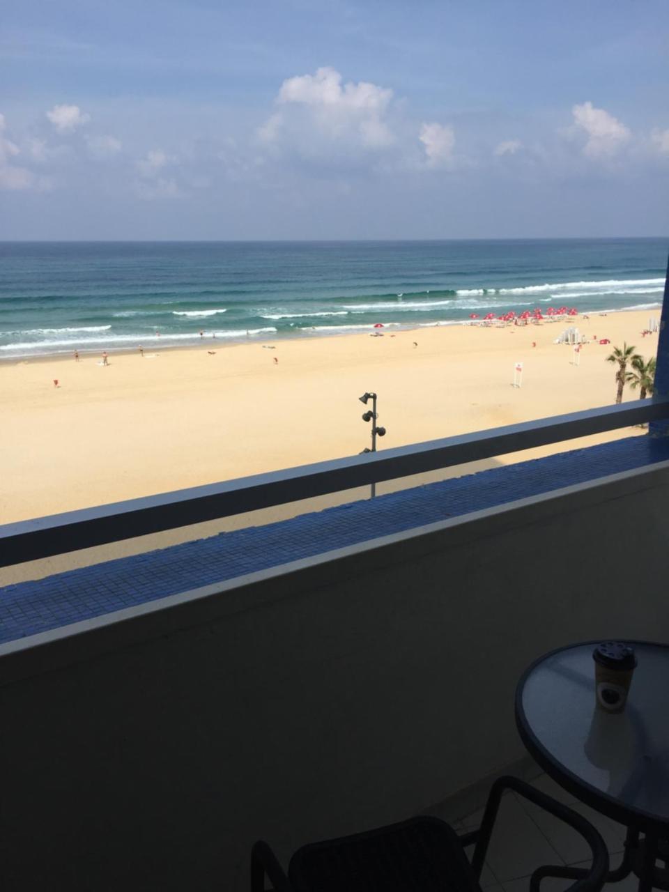 完美海景住宿 巴特亚姆 外观 照片